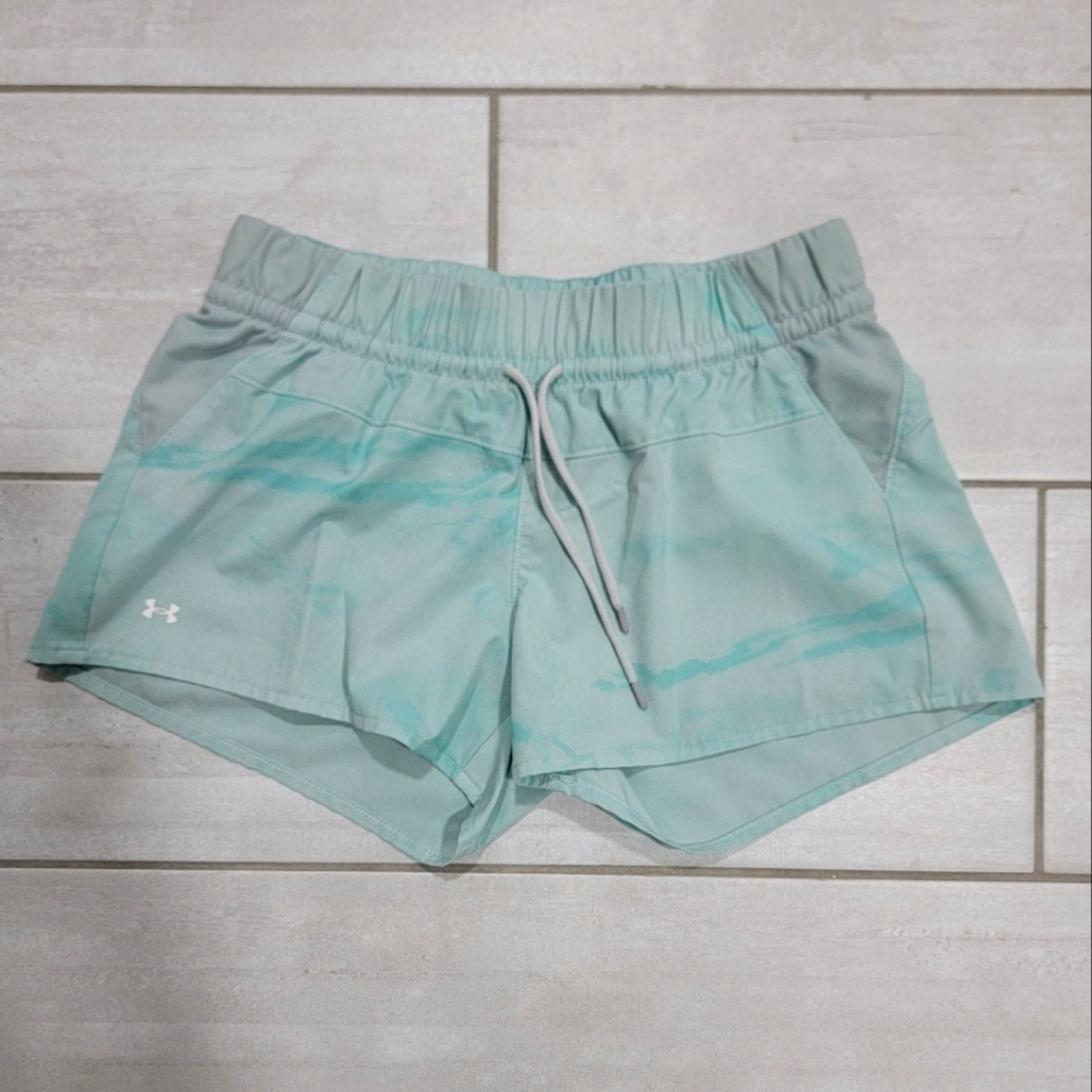 UNDER ARMOUR Heat Gear Women's Light Blue Athletic Shorts